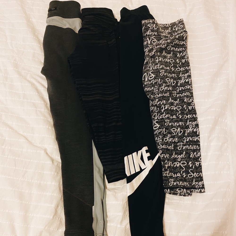 4 pairs of workout leggings